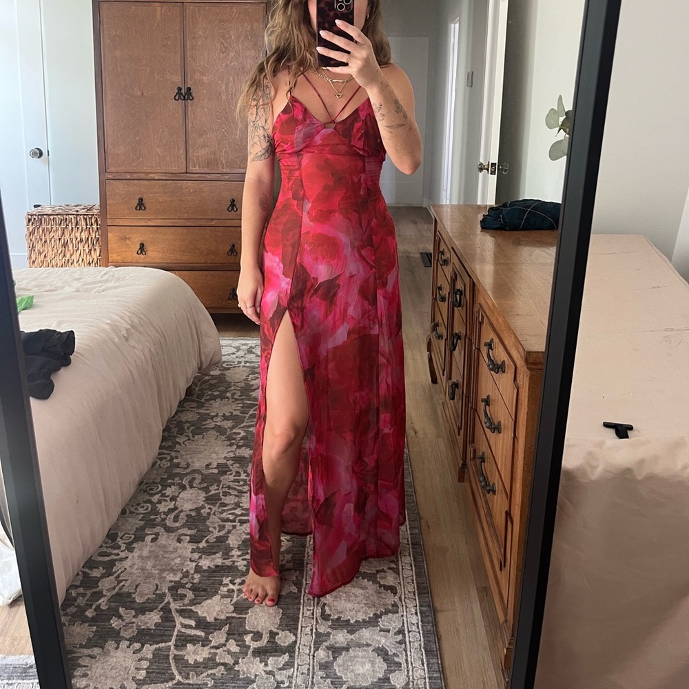 Runaway The Label Calista Maxi Dress – Pink Floral